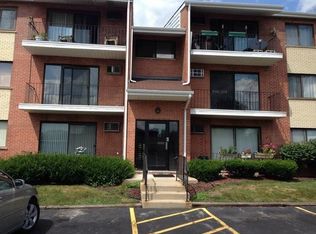 7305 157th St #2C, Orland Park, IL 60462