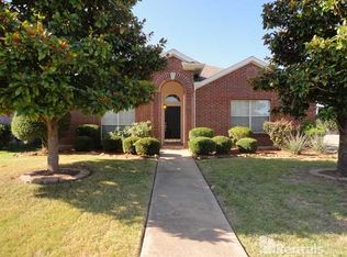 1201 Secretariat Dr, Grand Prairie, TX 75052