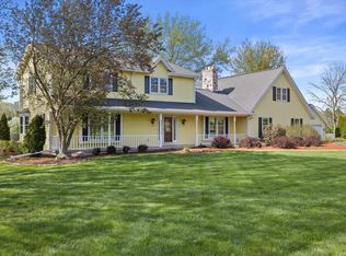 W291N7051 Leanne Ct, Hartland, WI 53029