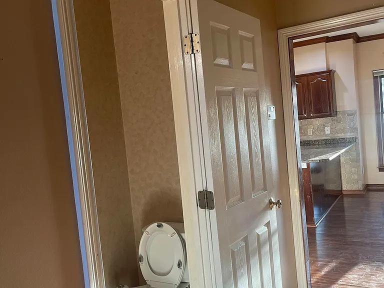 604 Emmett Creek Ln — Photo 10