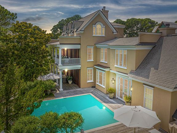 5th image of 12 Royal Beach Dr