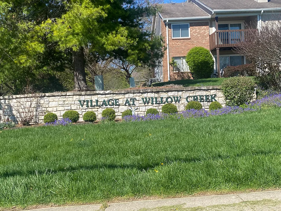 1511 Lake Pointe Way #2