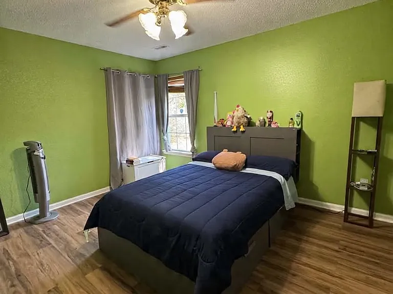 4639 Whitham Ln — Photo 13