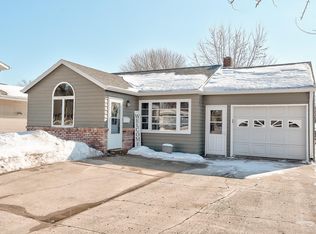 939 6th St, Sibley, IA 51249