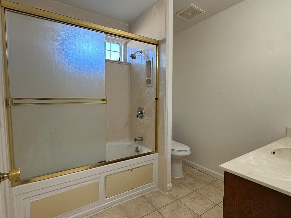 1st image of 27715 Cliffwood Ave