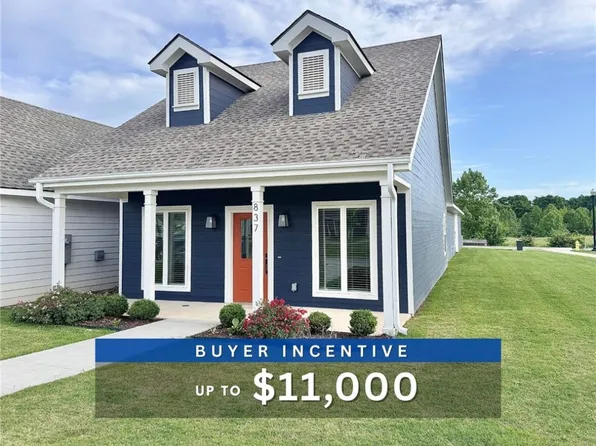837 NE Heights Ln, Bentonville, AR 72712