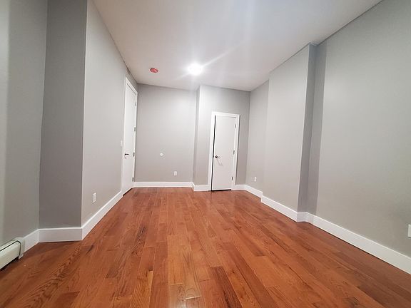 5th image of 45 Saint Pauls Ave #2R