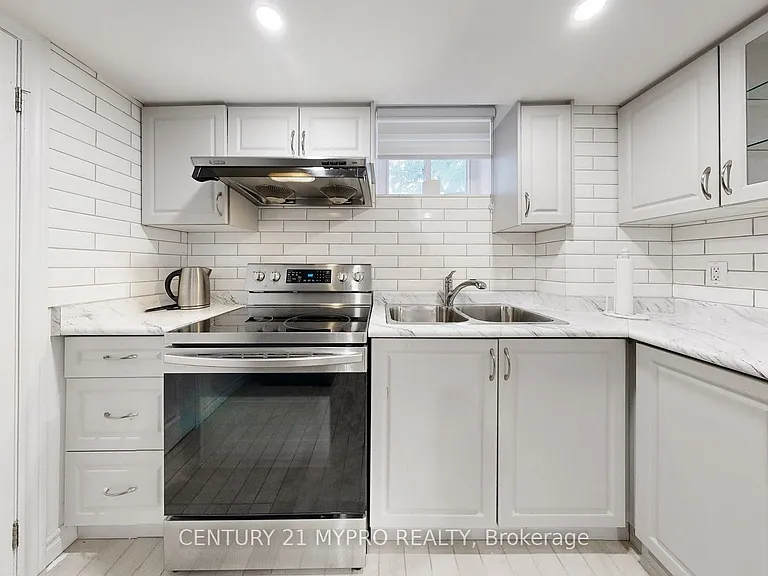 56 Bailey Cres #BASEMENT — Photo 13