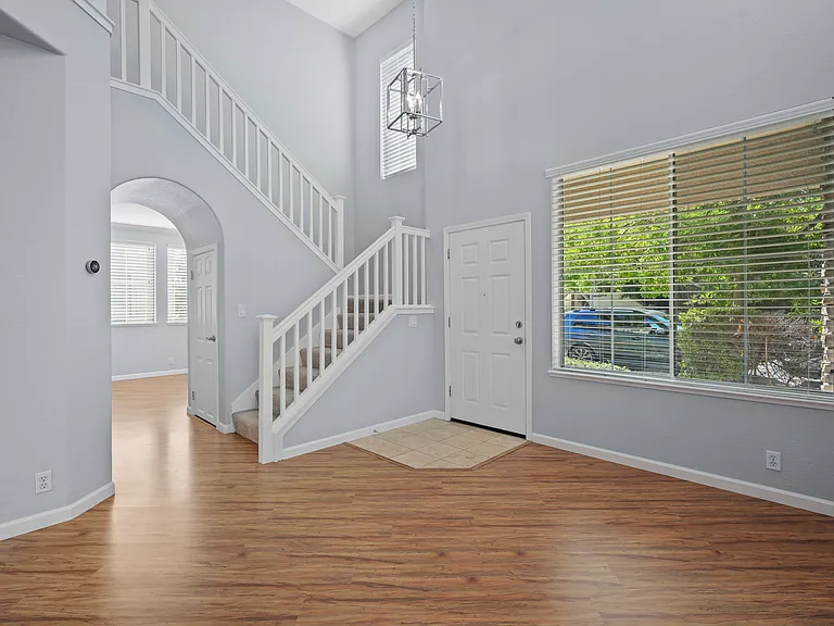 1067 McKay Dr — Photo 13