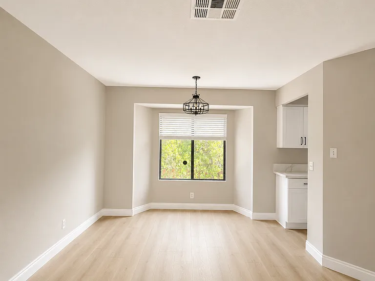 45 S Oak Ave #3 — Photo 3