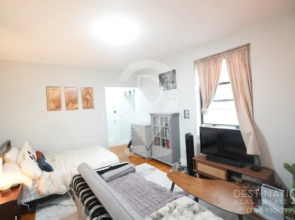 862 43rd Street image 1 of 10