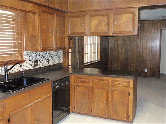 4th image of 10447 Antrim Ln