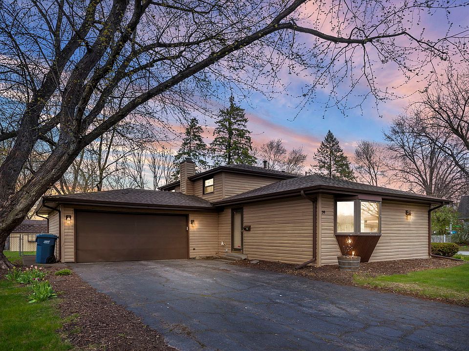 1st image of 34 Emery Dr