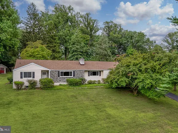 4 Carol Ln, Berwyn, PA 19312