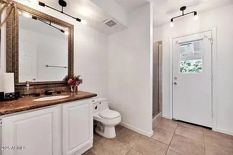 7250 E Paradise Dr — Photo 3