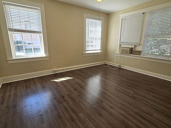 5th image of 611 W Horatio St #3