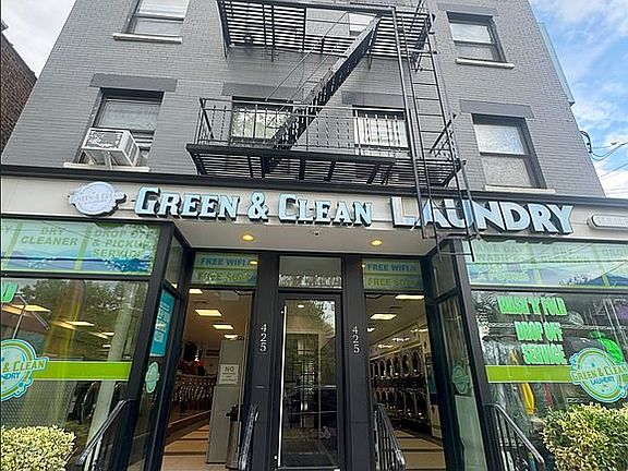 3rd image of 425 S 8th Ave