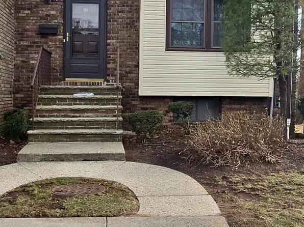 78 Highview Dr, Woodbridge, NJ 07095