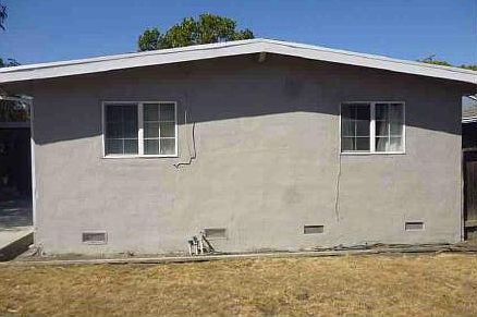 3rd image of 1460 Plumas Ave