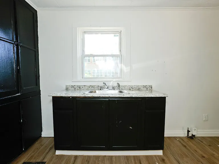 257 Alphonse St — Photo 7
