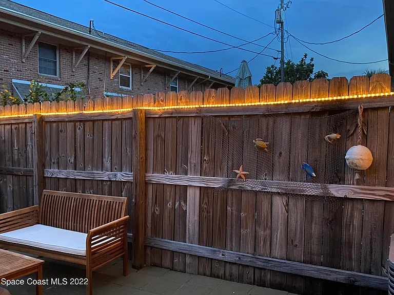 917 Jamestown Ave #100 — Photo 16