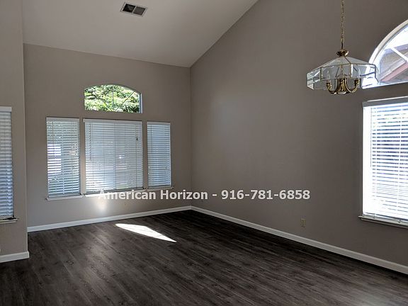 3rd image of 5637 Onyx Dr