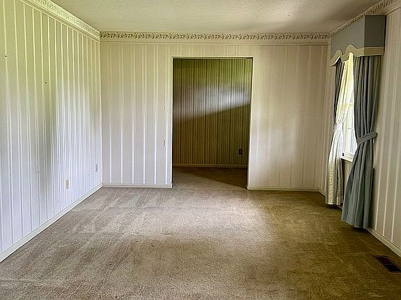 2nd image of 3349 Sandy Cir