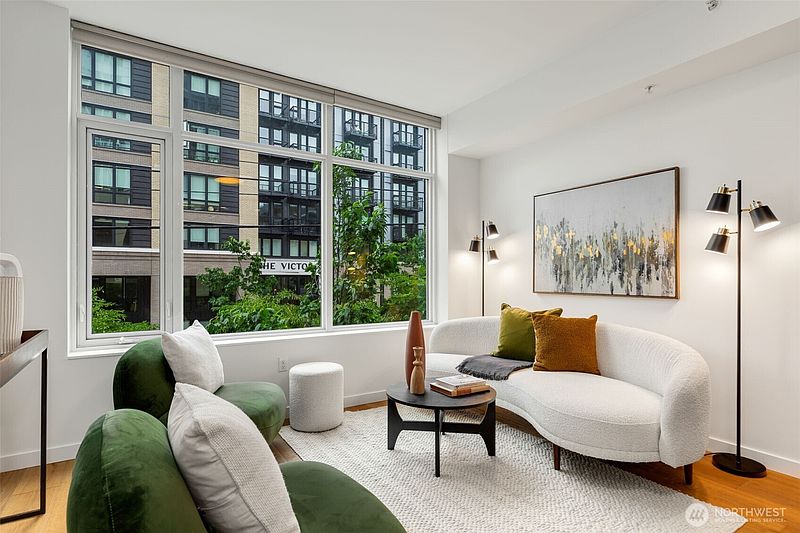 4th image of 1321 Seneca Street #202