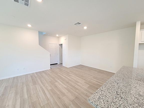 5th image of 17045 Provo Ln