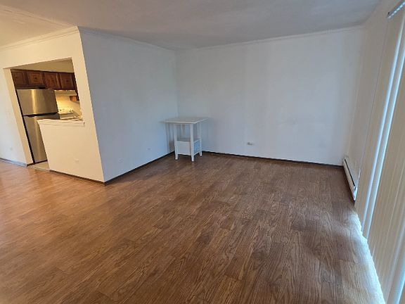 4th image of 1525 Norway Ln