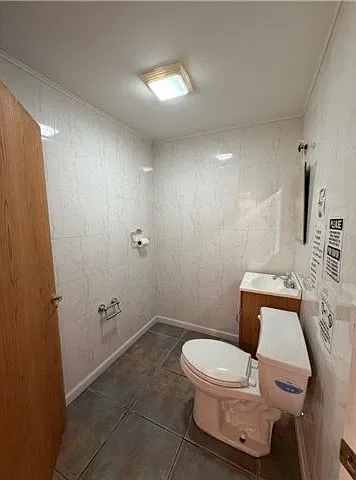 Studio, $4,300 — Photo 4