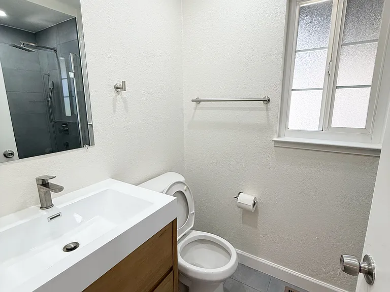 2577 New Jersey Ave — Photo 9