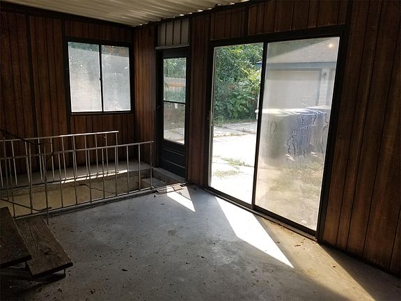 3rd image of 720 S Goshen St