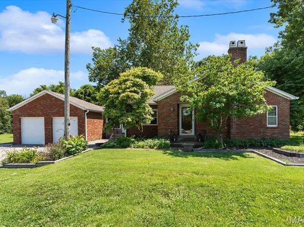 938 E Washington St, Millstadt, IL 62260