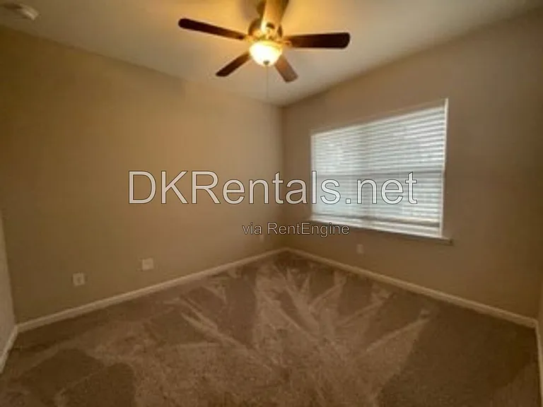 944 Hewitt Dr SE — Photo 10