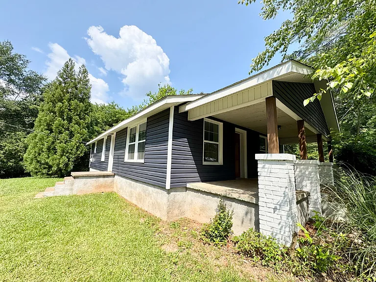 151 Hopewell Church Dr — Photo 1