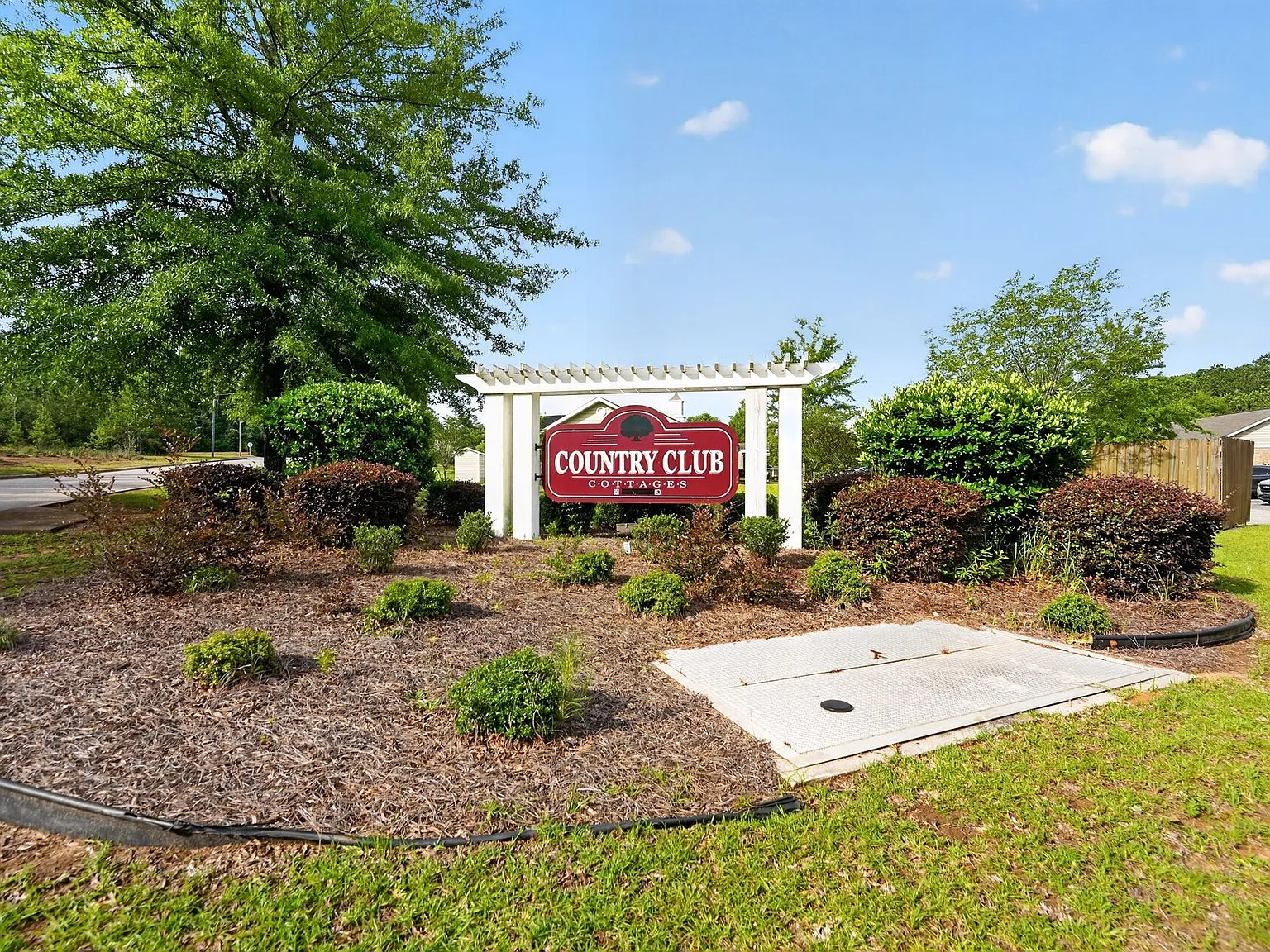 Country Club Cottages — Photo 4