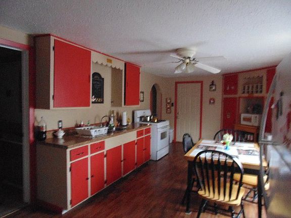 5th image of 820 N 11th St