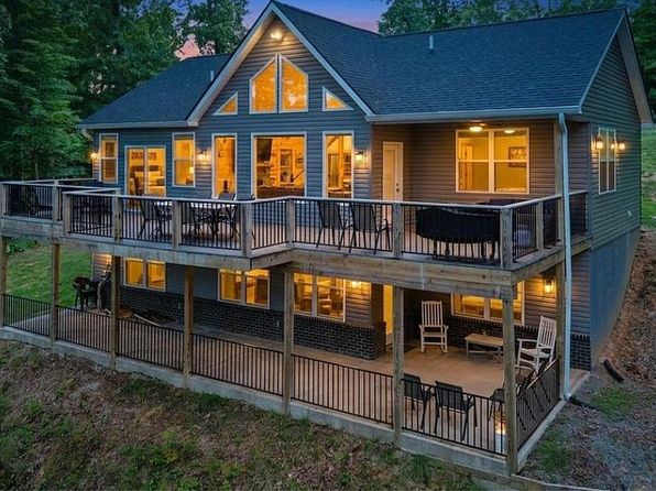 287 Lakeshore Dr
