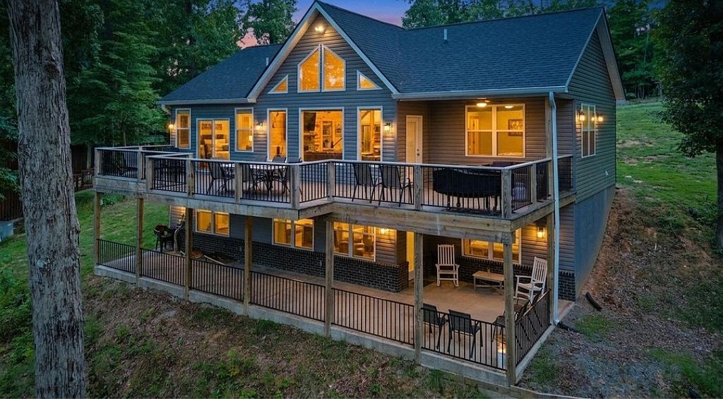 287 Lakeshore Dr - Property Image