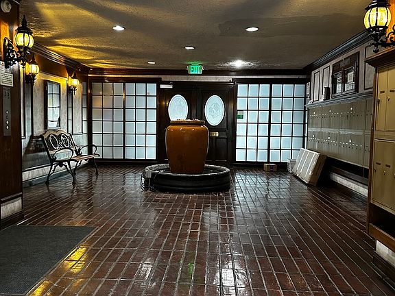 4th image of 355 S Los Robles Ave Unit 212