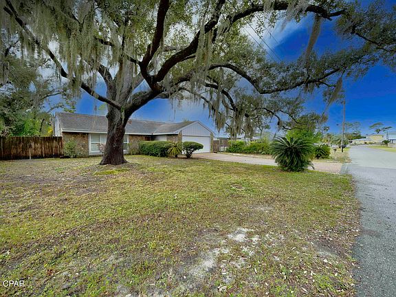 2nd image of 3708 Shoreline Cir