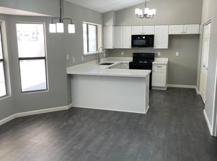 2237 E Capri Cir, Mesa, AZ 85204