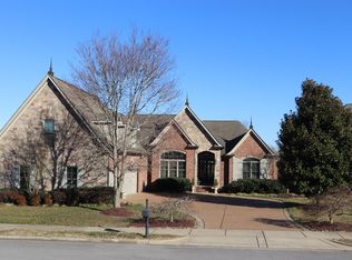 100 N Scarbrough Ct, Gallatin, TN 37066