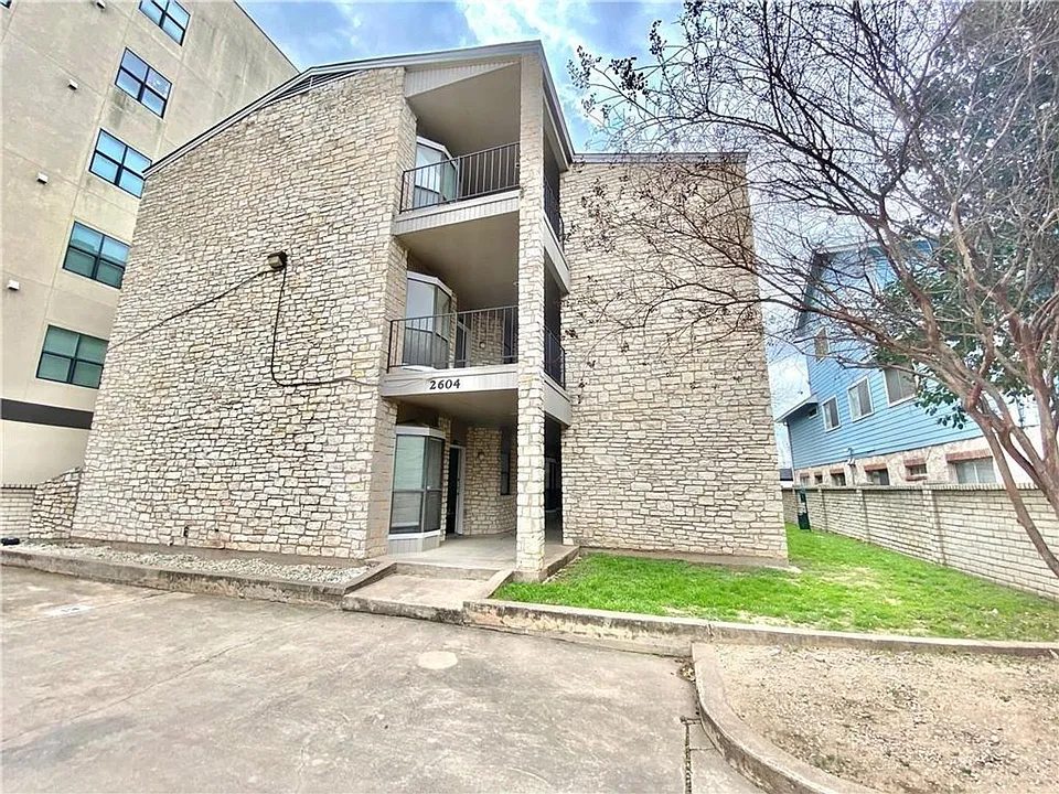 2604 Salado St #203
