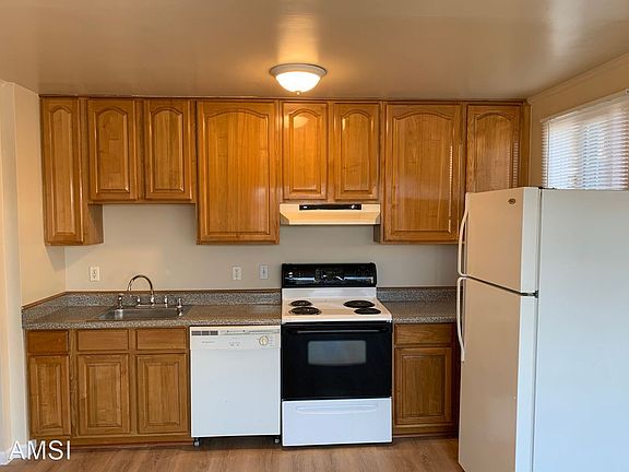 3rd image of 695 48th Ave APT 4