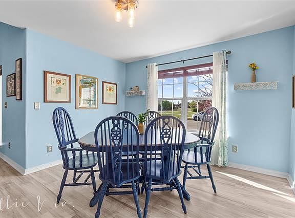 3rd image of 158 Sugarberry Ave