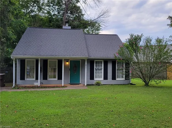 2716 Vestal St, Greensboro, NC 27406