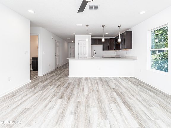 5th image of 2134 JAYSON Avenue