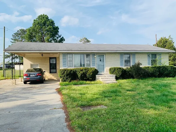 450 Lees Country Club Rd, Mount Olive, NC 28365